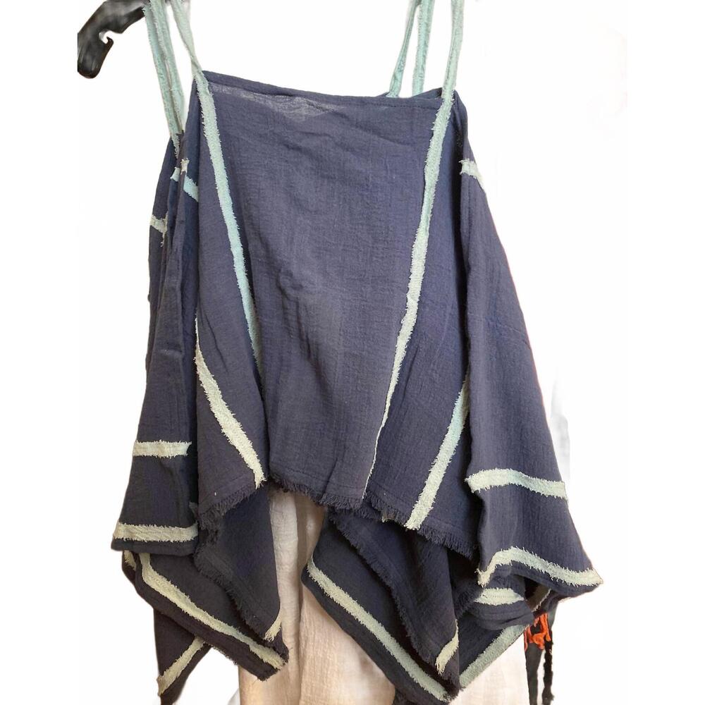 NEW CARAVANA women's vilu cotton gauze cropped top in dark denim-ice blue